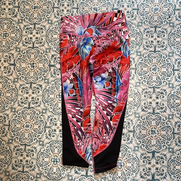 Fun Nike Leggings - DriFit - Picture 6 of 6